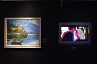 アナキン・スカイウォーカーとパドメ・アミダラのロマンスを描いた絵画（左）と、本編映像（右）。