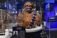 チューバッカの胸像。