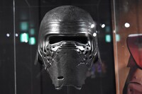 カイロ・レンのマスク。