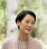 「愛を積むひと」より、樋口可南子。(c)2015『愛を積むひと』製作委員会