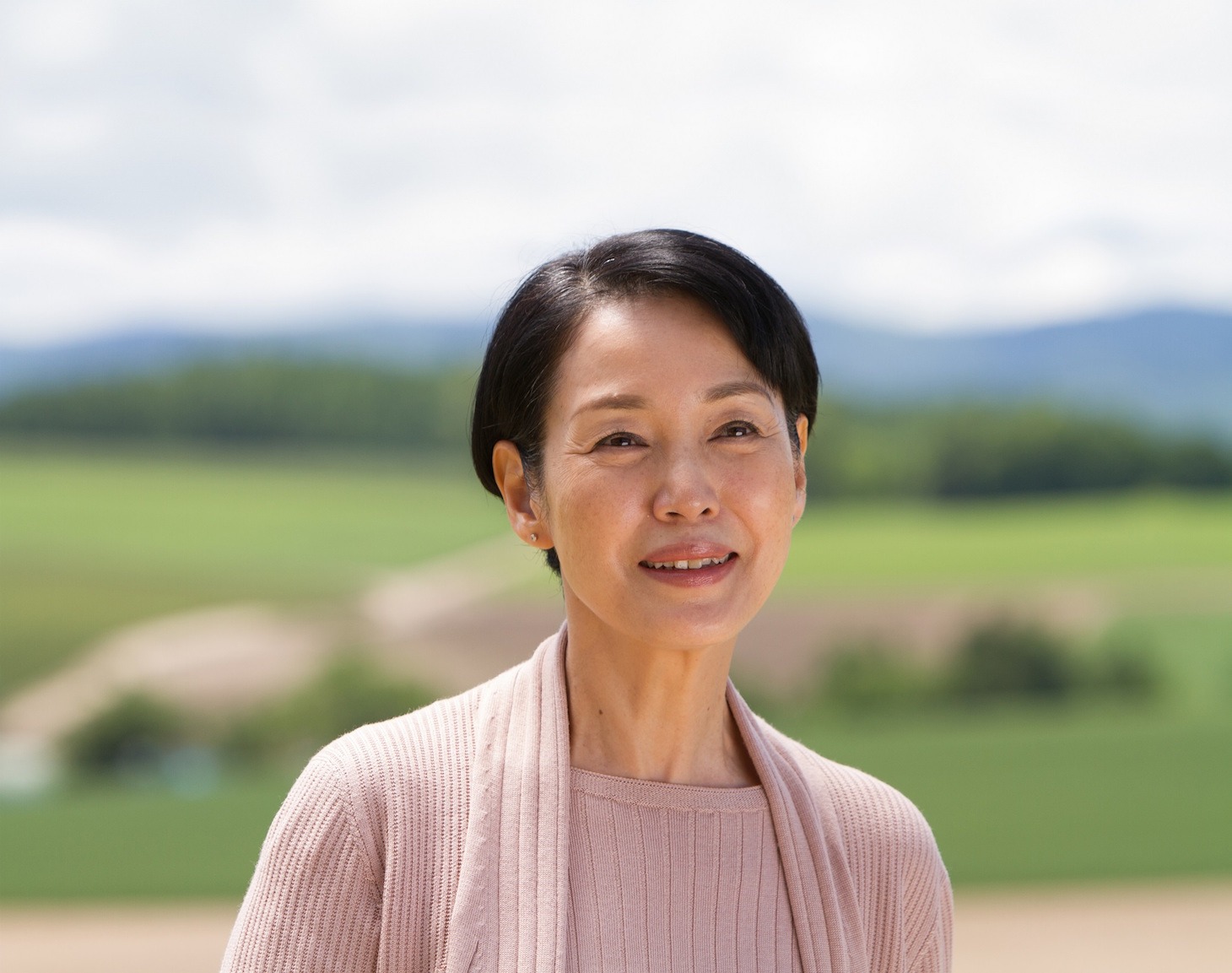 「愛を積むひと」より、樋口可南子。(c)2015『愛を積むひと』製作委員会