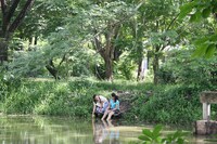 「世紀の光」 (c)2006 Kick the Machine Films