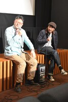 左から大崎章、渋川清彦。