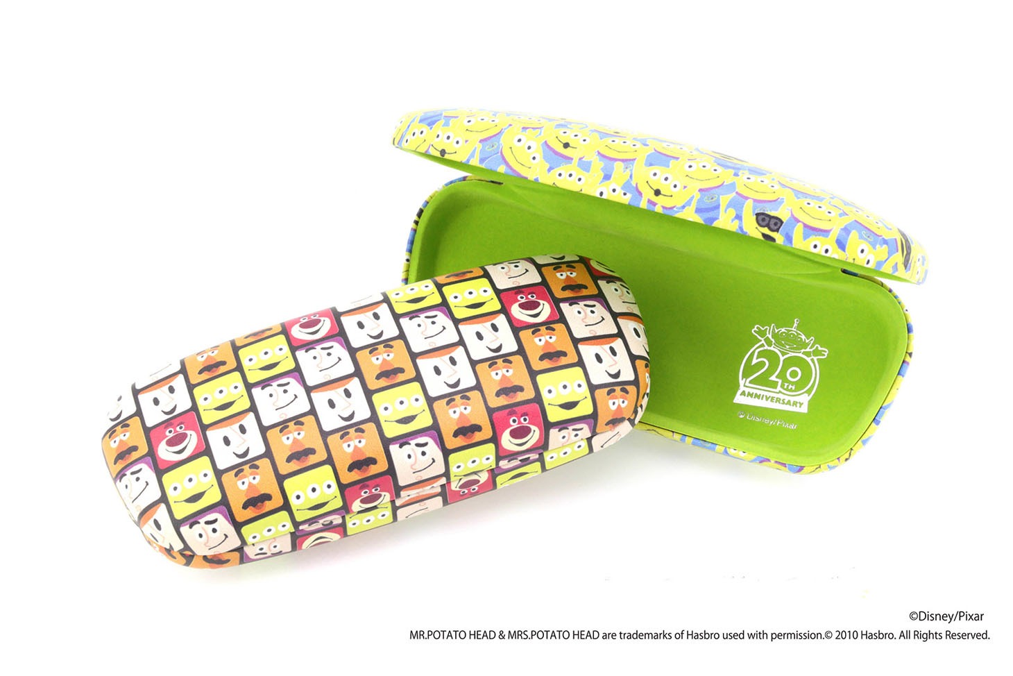 「Disney Collection created by Zoff」第4弾「ハピネスライン」のメガネケース。