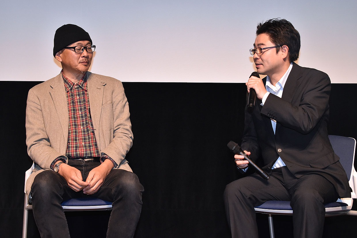 「映画秘宝Presents ガメラ生誕50周年祭」の様子。左から三池敏夫、田口清隆。