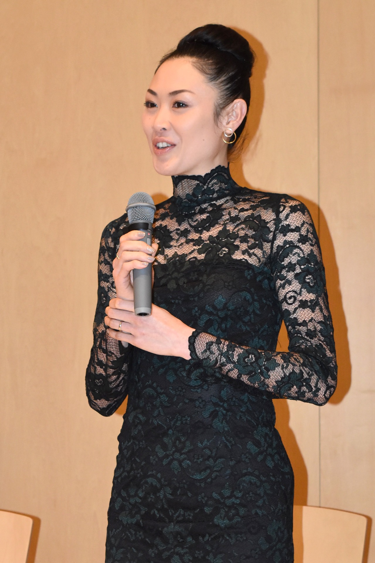 西野麻衣子