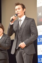 劇中のセリフを披露するイ・ビョンホン。