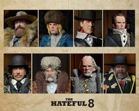 「ザ・ヘイトフル・エイト The Hateful Eight/ 8インチ クロース アクションフィギュア：8種セット」。上段左からボブ、デイジー・ドマーグ、ジョー・ゲージ、クリス・マニックス。下段左からオズワルド・モブレイ、ジョン・ルース、スミザーズ将軍、マーキス・ウォーレン。