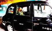 「パディントン」とコラボした“想い出タクシー”。