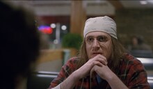 「人生はローリングストーン」より、デヴィッド・フォスター・ウォレス役のジェイソン・シーゲル。(c)2015 Entertainment Rights Holdings, LLC. All Rights Reserved.