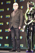 イアン・マクダーミド（左）。