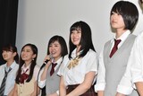 左から山根綺、村上穂乃佳、藤井武美、冨手麻妙、高月彩良。