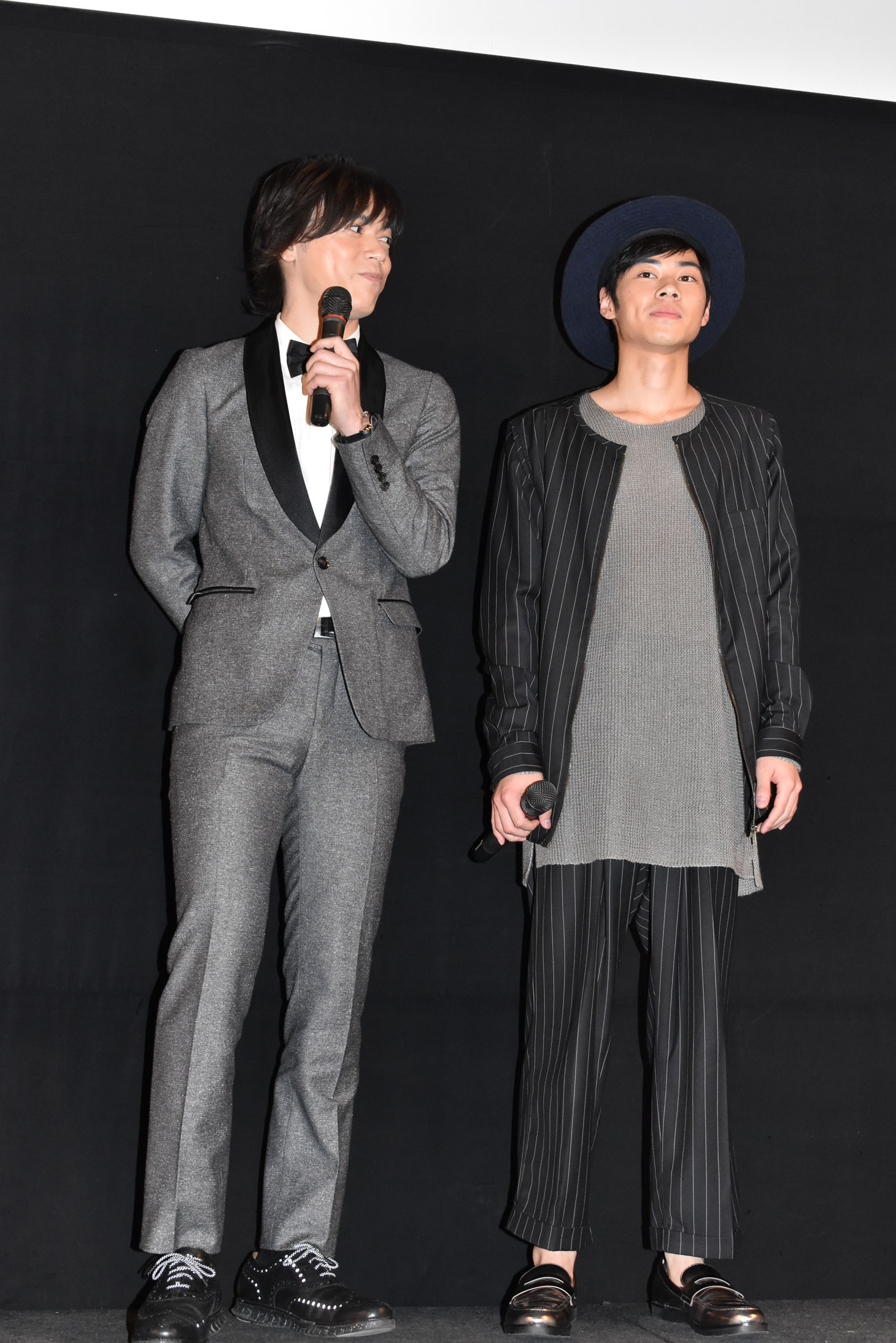 左から塩谷瞬、戸塚純貴。