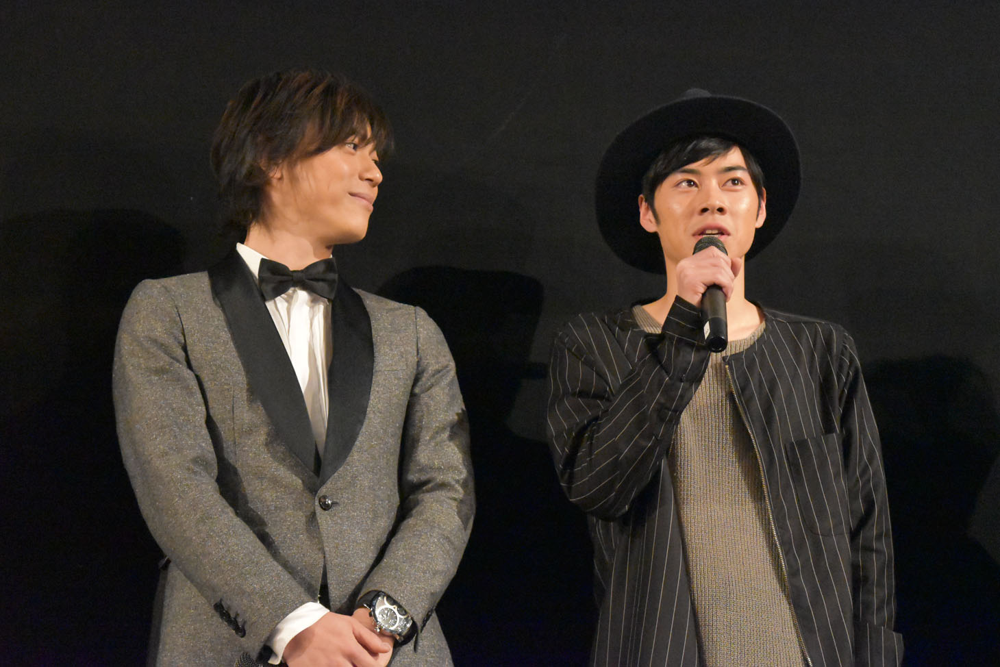 左から塩谷瞬、戸塚純貴。