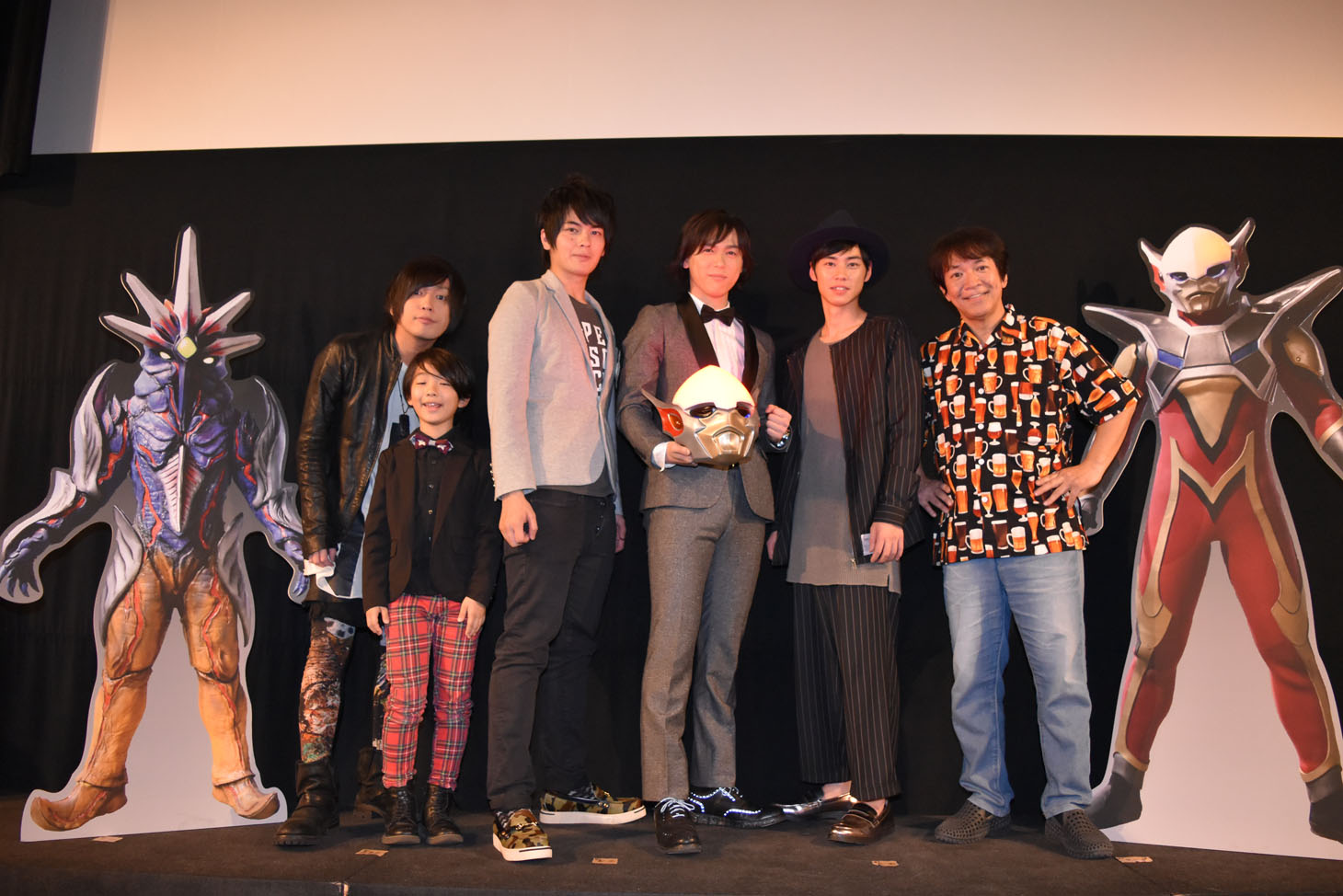 「アウターマン」初日舞台挨拶の様子。