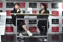 小説「リップヴァンウィンクルの花嫁」刊行記念イベントの様子。左から川村元気、岩井俊二。