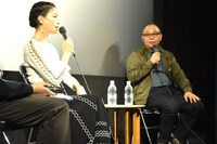 左から宮沢りえ、犬童一心。