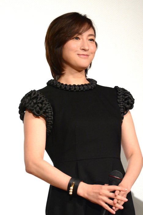 千恵役の広末涼子。