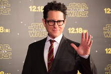12月10日「スター・ウォーズ／フォースの覚醒」ジャパンプレミアに登壇したJ.J.エイブラムス。