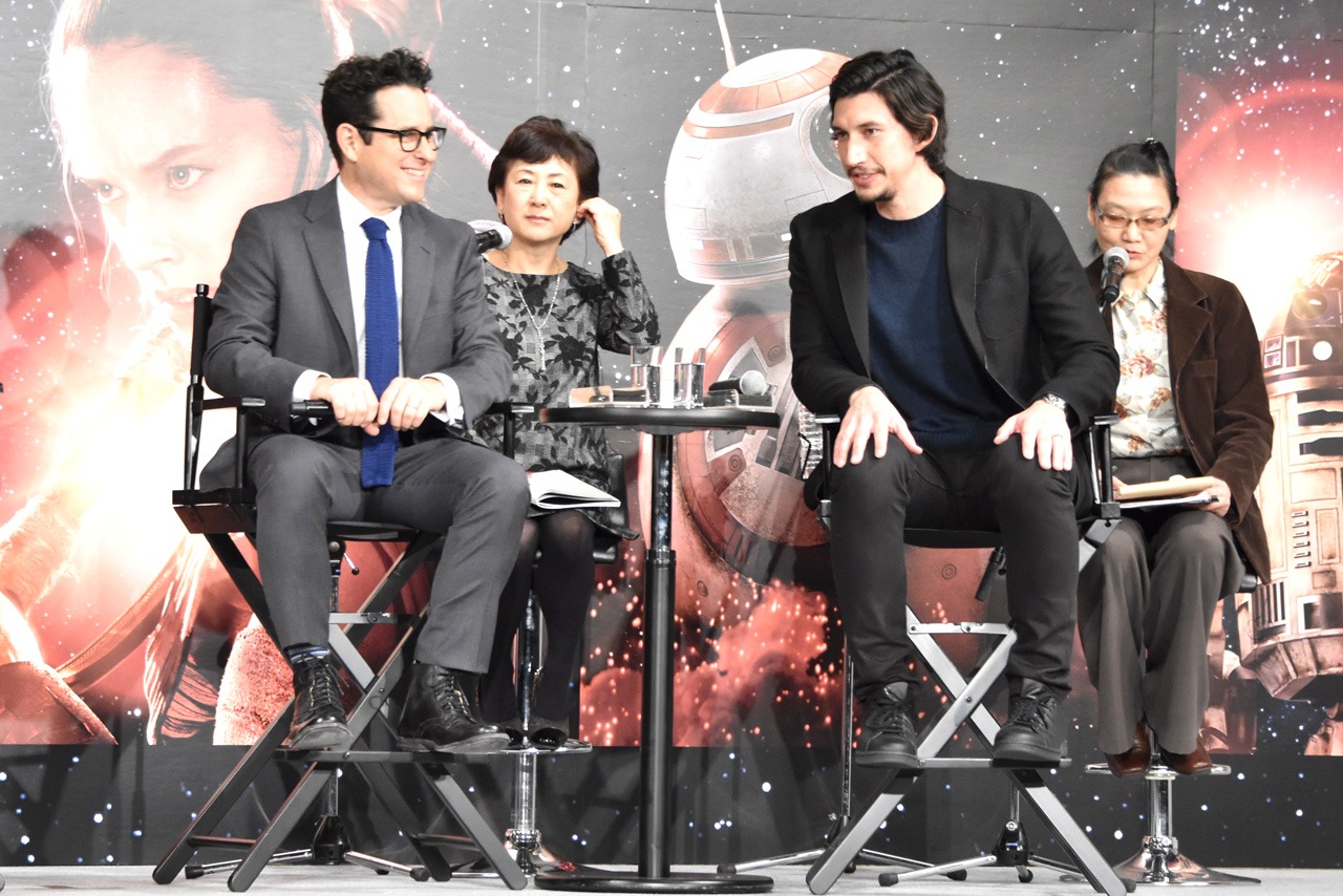 左からJ.J.エイブラムス、アダム・ドライバー。