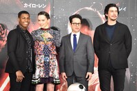 「スター・ウォーズ／フォースの覚醒」来日記者会見の様子。