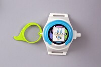 「妖怪ウォッチ」時計型おもちゃ、くるっとかいてん！コマさん＆コマじろうよりコマさん。(c)LMYWP2015