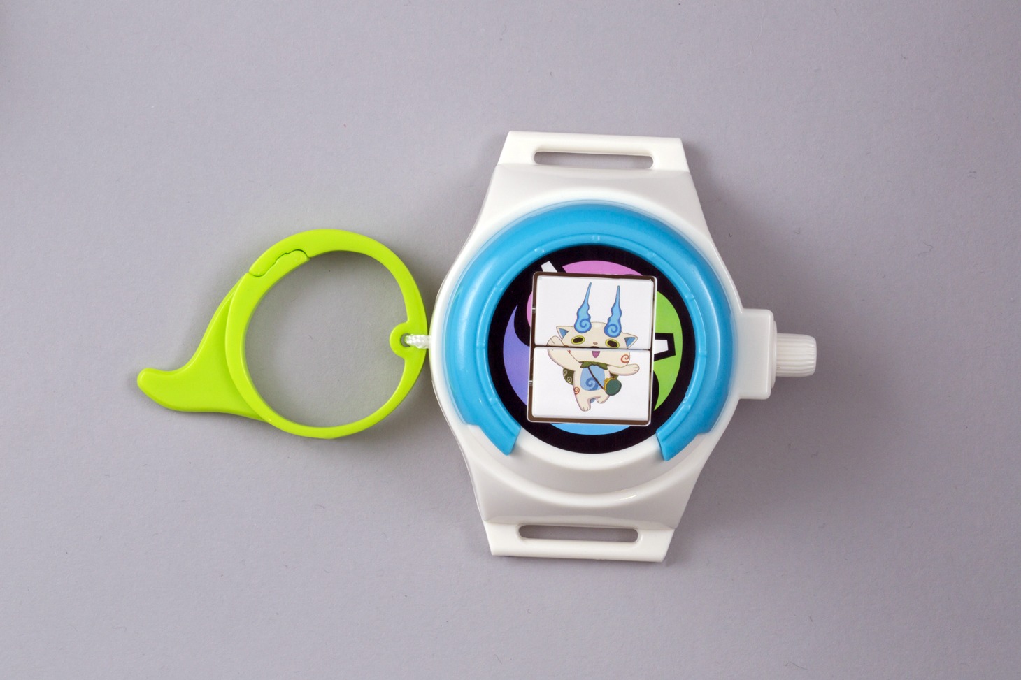 「妖怪ウォッチ」時計型おもちゃ、くるっとかいてん！コマさん＆コマじろうよりコマさん。(c)LMYWP2015