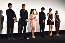 「orange-オレンジ-」初日舞台挨拶の様子。左から桜田通、竜星涼、土屋太鳳、山崎賢人、山崎紘菜、清水くるみ。