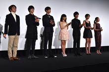 「orange-オレンジ-」初日舞台挨拶の様子。左から橋本光二郎、桜田通、竜星涼、土屋太鳳、山崎賢人、山崎紘菜、清水くるみ。