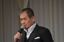 監督の平山秀幸。
