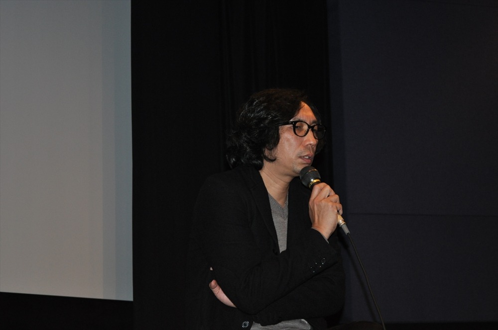 「ピンクとグレー」試写会付きトークショーに登壇した行定勲。(c)2015「ピンクとグレー」製作委員会