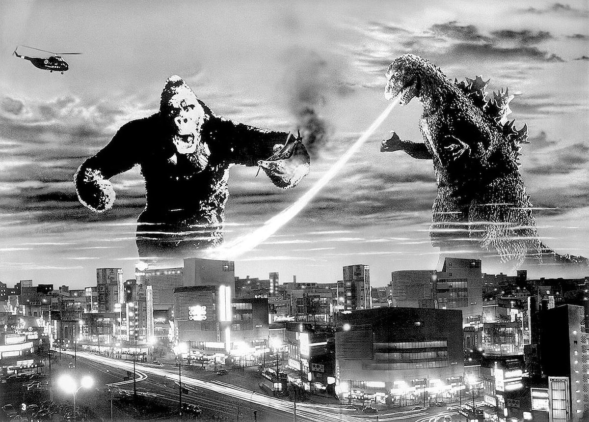 キングコング対ゴジラ」 (c)1962 TOHO co.,ltd - ゴジラが東京の街を 