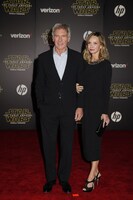 左からハリソン・フォード、妻のキャリスタ・フロックハート。