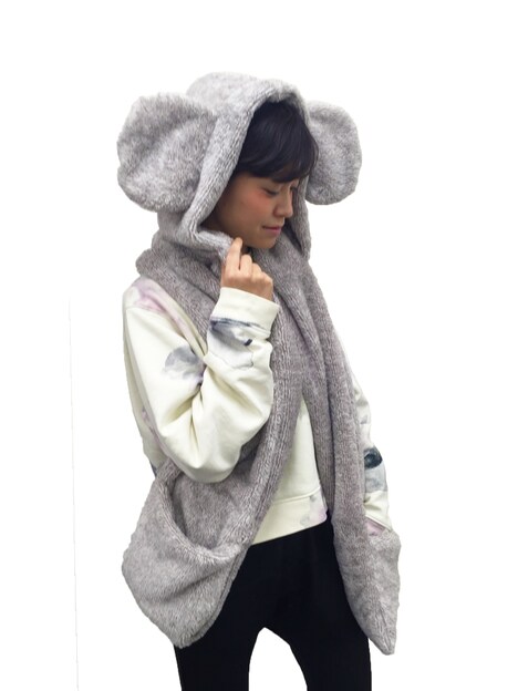 フードマフラー（4644円） (c)2010 Cheburashka Movie Partners/Cheburashka Project