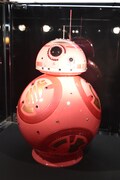 マギー（タレント）の「BB-8アート」。