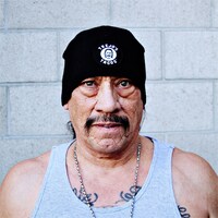 左からTrejo's Tacosオリジナル9"ニット帽（18ドル）