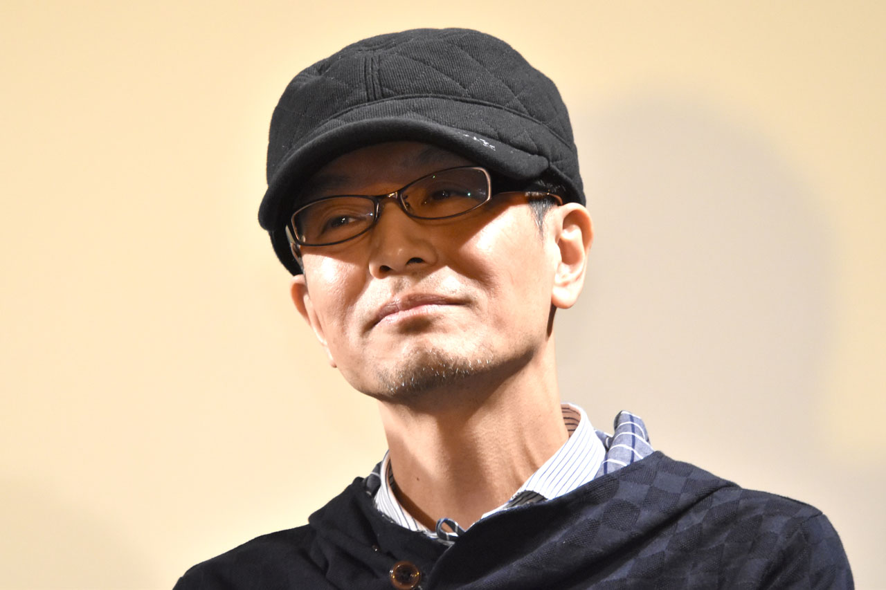 監督の千葉誠治。