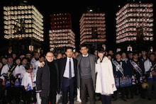 「人生の約束」新湊凱旋イベントの様子。左から石橋冠、竹野内豊、江口洋介、高橋ひかる。