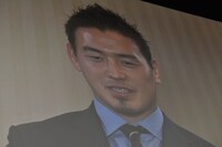 巨大スクリーンに映し出された五郎丸歩。