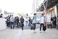 「火花」撮影現場の様子。