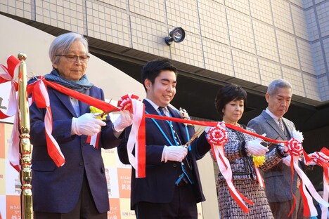 葛飾柴又寅さん記念館リニューアルオープンセレモニーの様子。