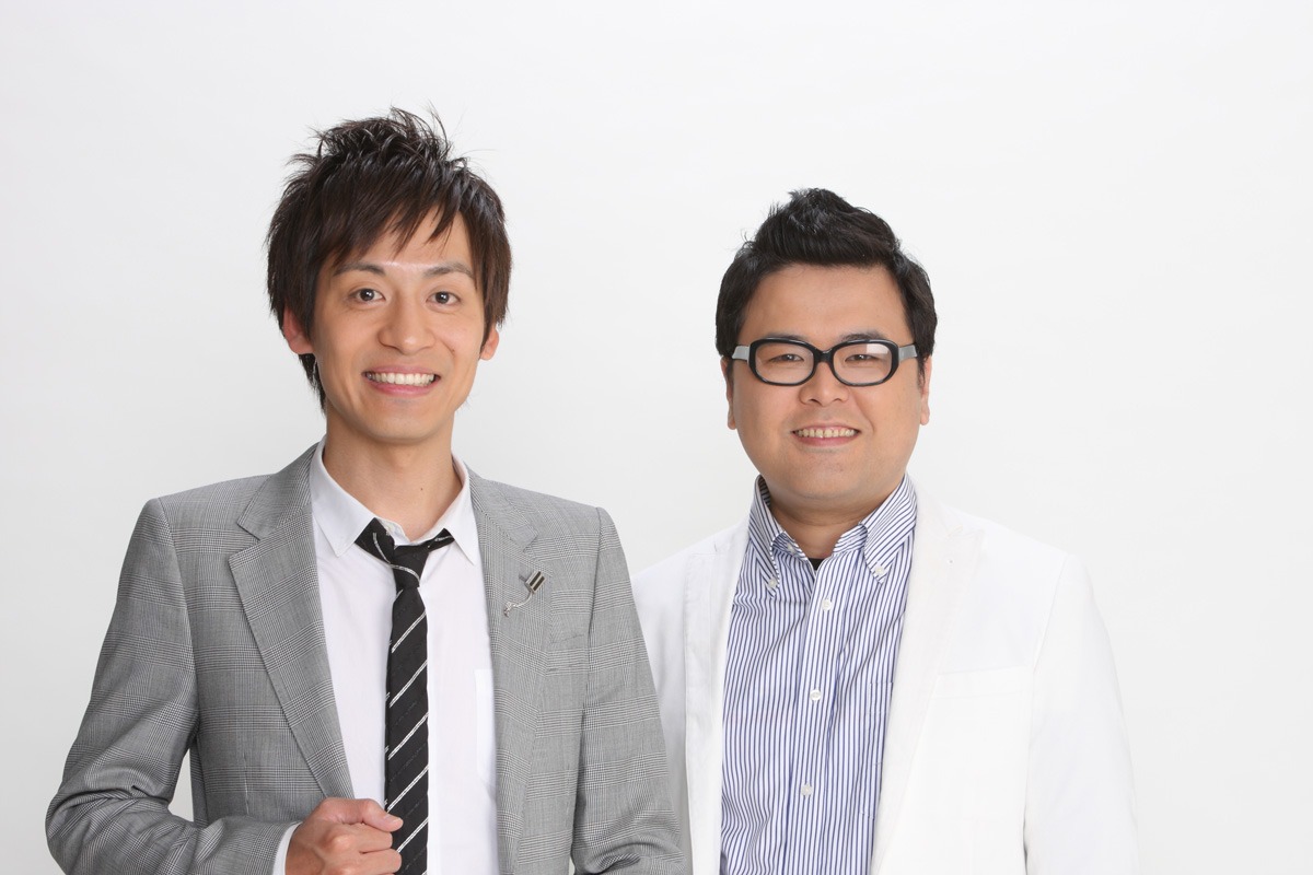 とろサーモン。左が村田秀亮。