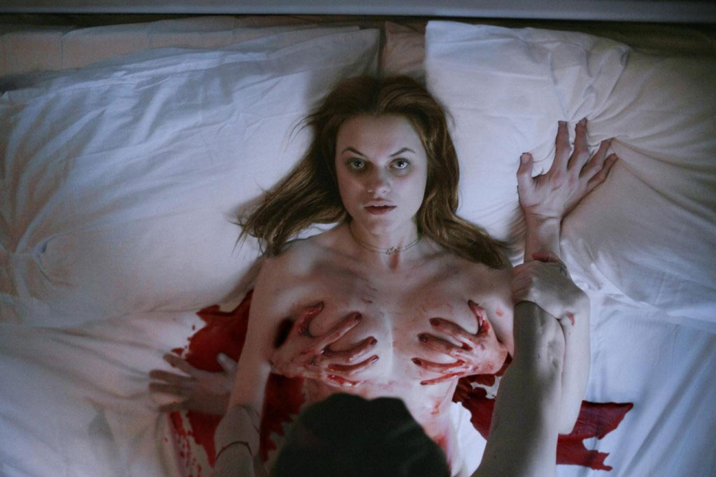 「死の恋人ニーナ」 (c)2015 THE CASUALTIES BUREAU LTD　ALL RIGHTS RESERVED.