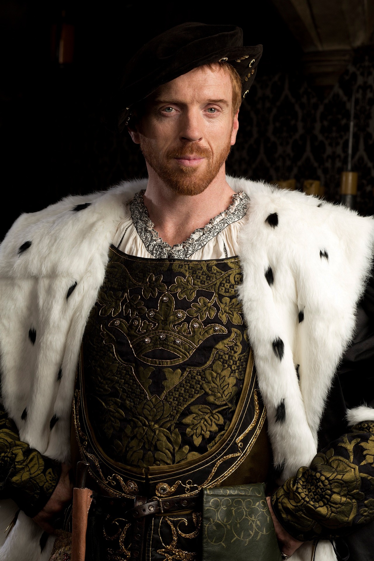 「ウルフ・ホール」 Giles Keyte, Ed Miller, Simon Smith-Hutchon (c) Company Pictures/Playground Entertainment for BBC 2015