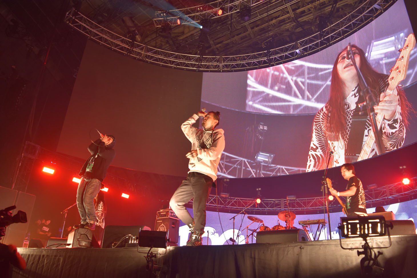 WAGDUG FUTURISTIC UNITYのパフォーマンスの様子。