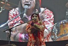 下品な一発ギャグで清野菜名を困惑させた皆川猿時。