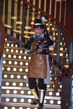 会場に現れた南海キャンディーズ山里。