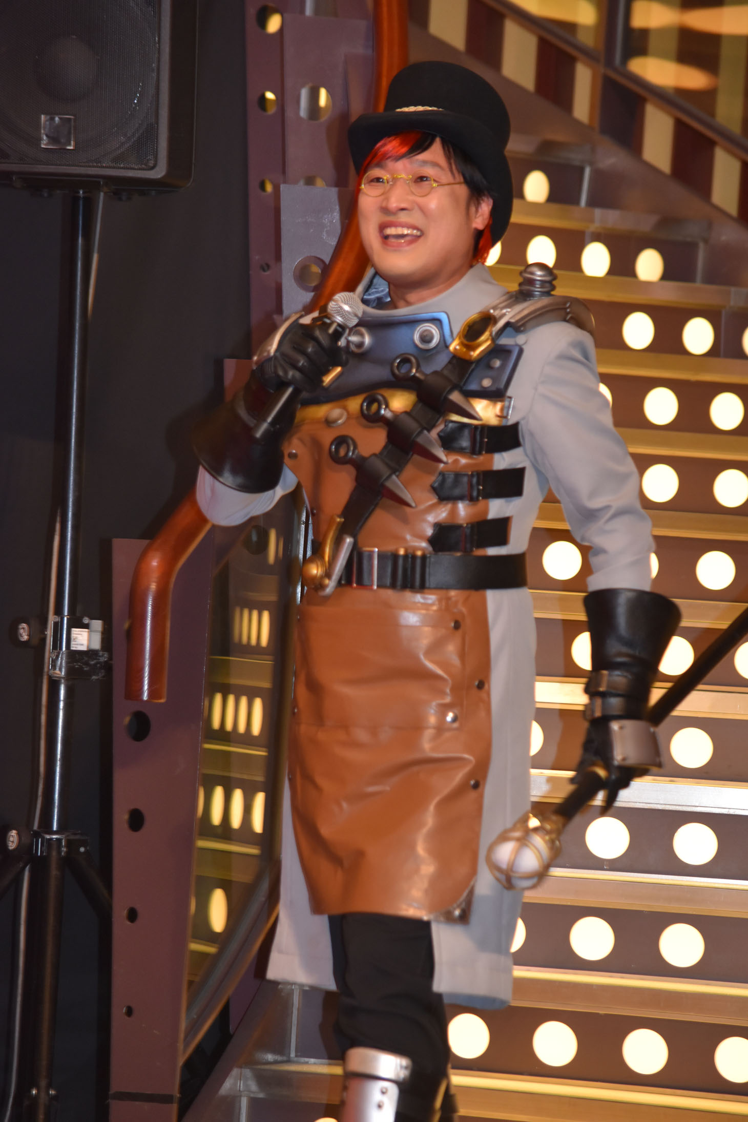 会場に現れた南海キャンディーズ山里。