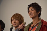 左から松本岳、西川俊介。