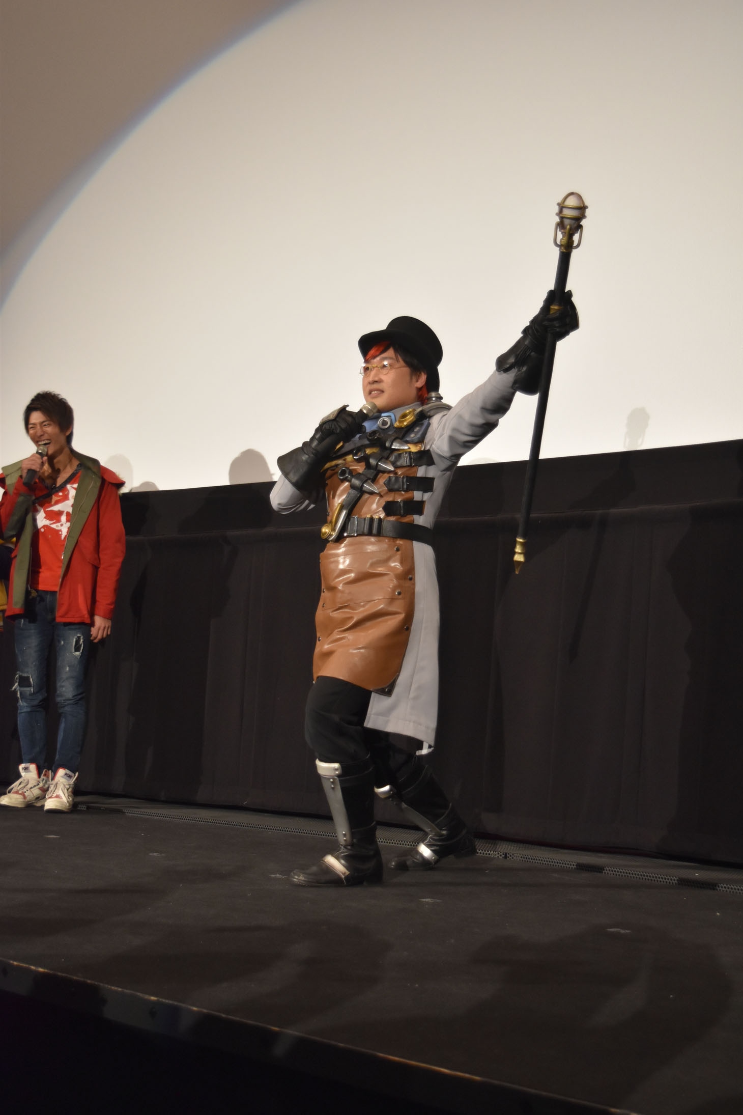 名乗りを急に求められ、「ネットの炎上怖くない、マーブロ！」とアドリブで決めた山里亮太。